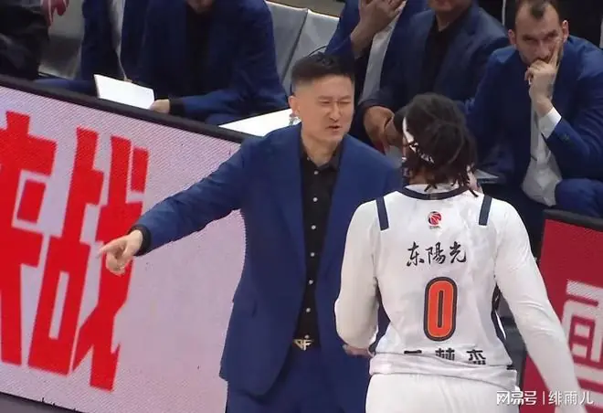 杜锋执教争议